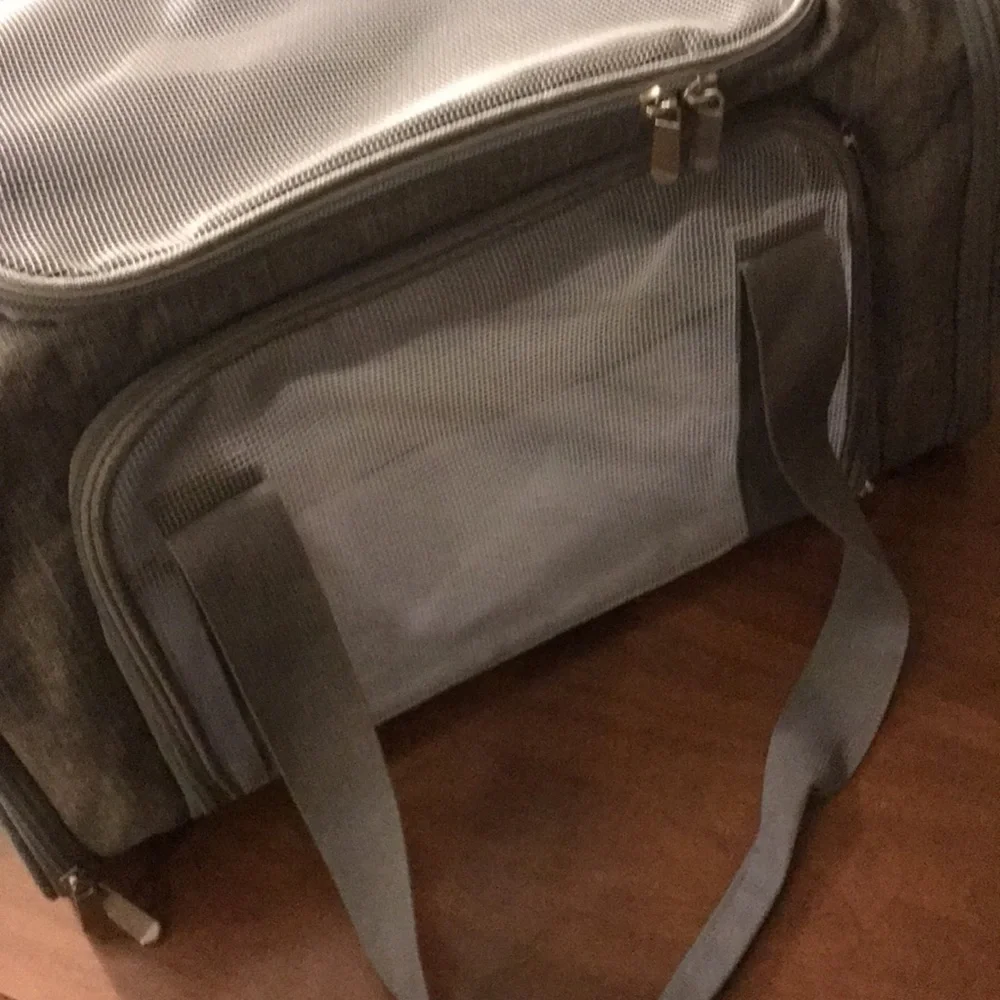 Collapsible Fabric Zipper Grey Pet Carrier Brand New Never Used NWOT